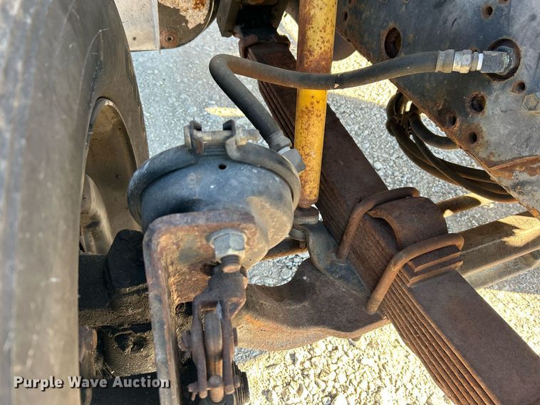 image for item DJ6377 2000 International 4700  flatbed truck