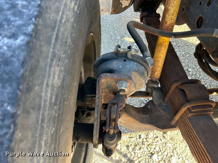 image for item DJ6377 2000 International 4700  flatbed truck