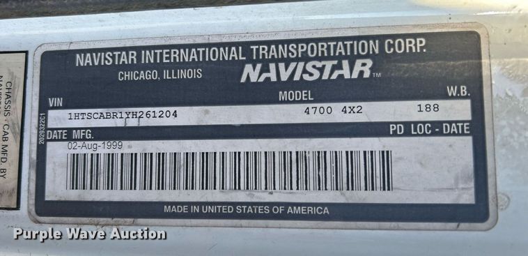 image for item DJ6377 2000 International 4700  flatbed truck