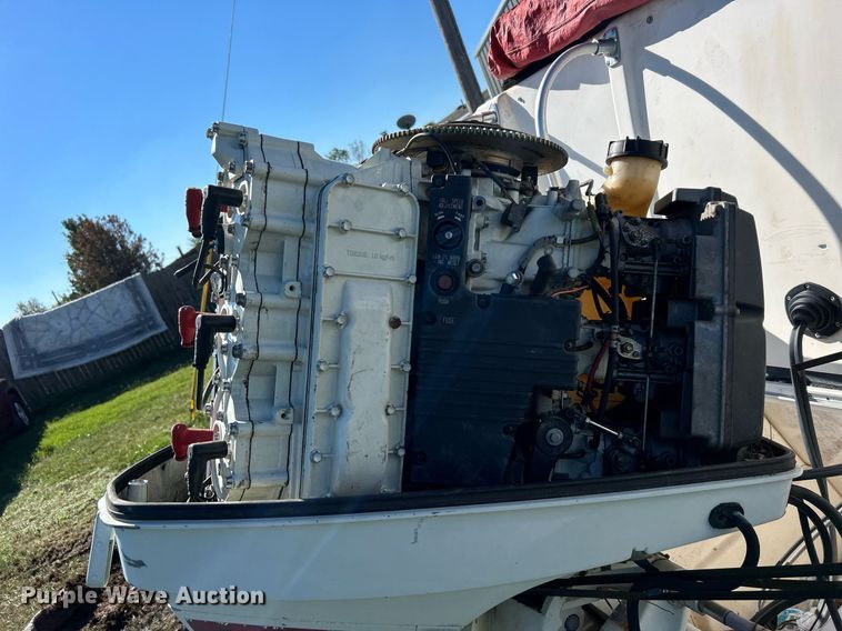 image for item DJ6430 1991  Angler Fun 'n' Sun Cruiser boat