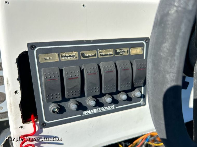 image for item DJ6430 1991  Angler Fun 'n' Sun Cruiser boat