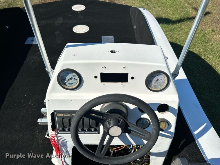 image for item DJ6430 1991  Angler Fun 'n' Sun Cruiser boat