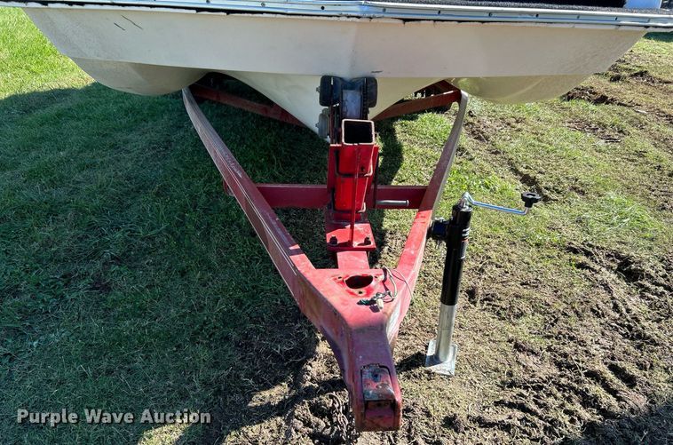 image for item DJ6430 1991  Angler Fun 'n' Sun Cruiser boat