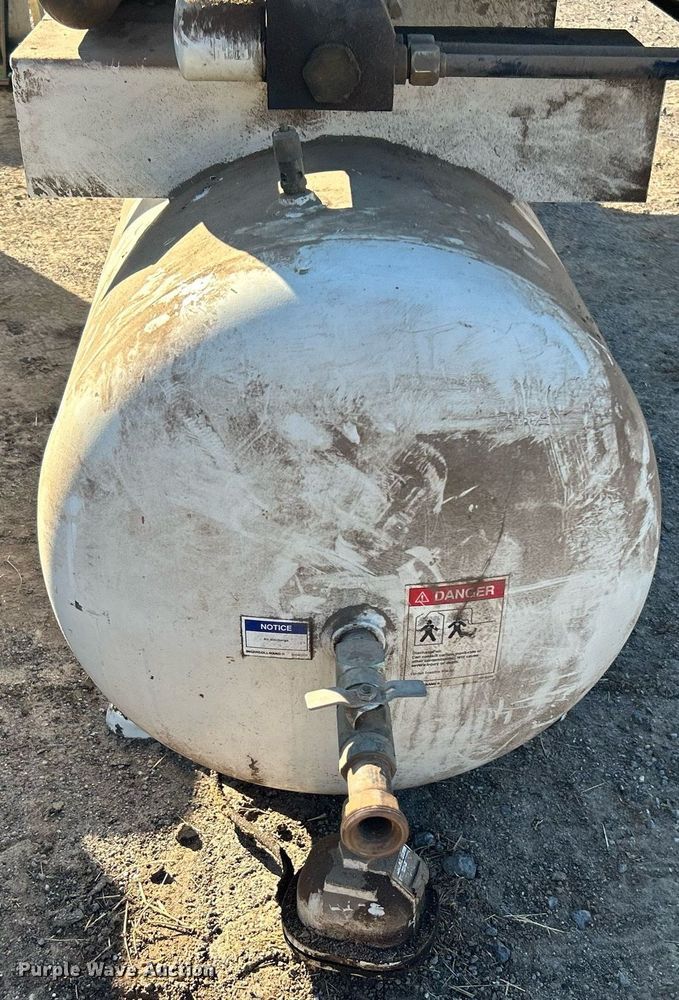 image for item DJ6462 (2) Ingersoll Rand air compressors