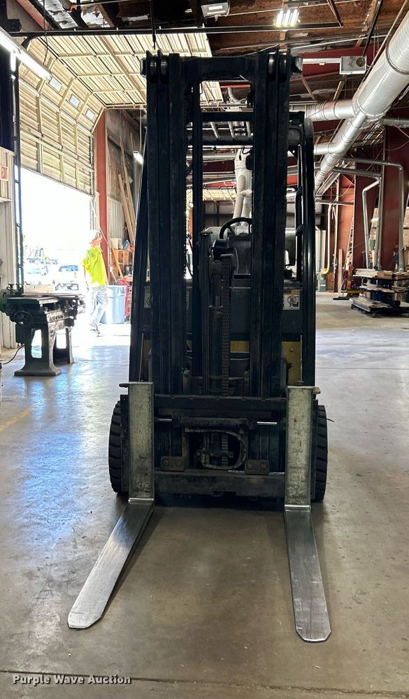 image for item DJ6463 2007 Yale GLC060VXNVSE088  forklift