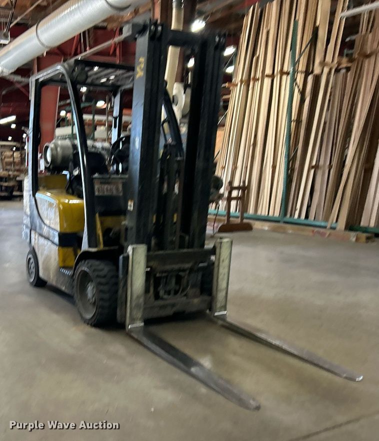 image for item DJ6463 2007 Yale GLC060VXNVSE088  forklift