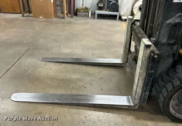 image for item DJ6463 2007 Yale GLC060VXNVSE088  forklift