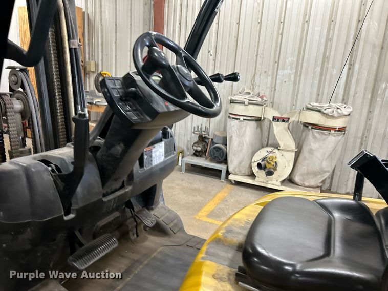 image for item DJ6463 2007 Yale GLC060VXNVSE088  forklift