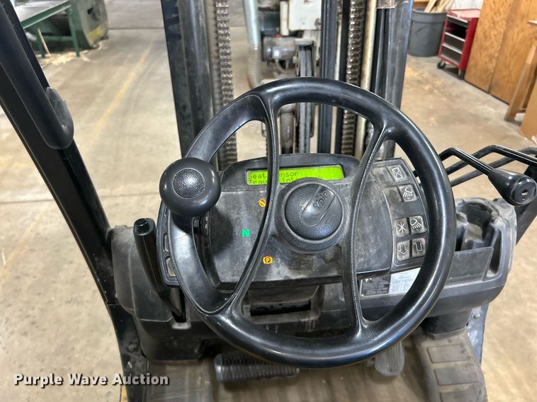 image for item DJ6463 2007 Yale GLC060VXNVSE088  forklift
