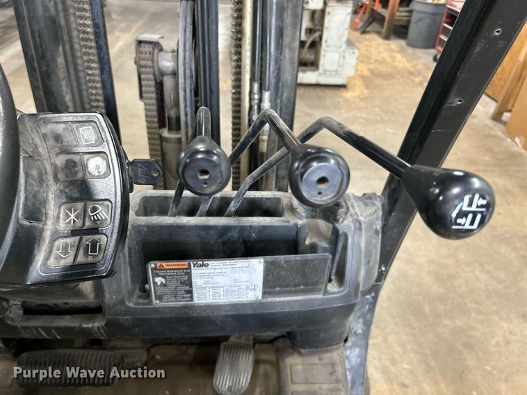 image for item DJ6463 2007 Yale GLC060VXNVSE088  forklift