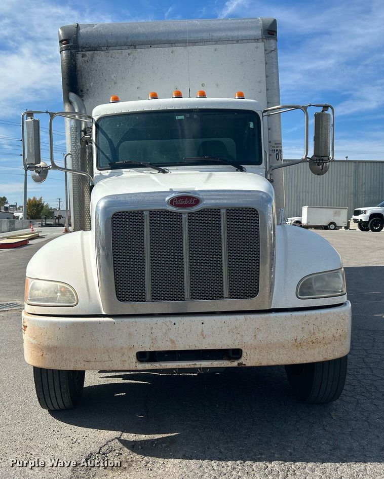 image for item DJ6464 2016 Peterbilt 330  box truck