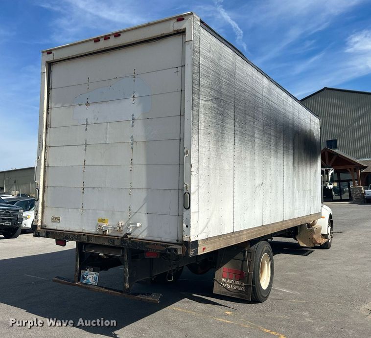 image for item DJ6464 2016 Peterbilt 330  box truck