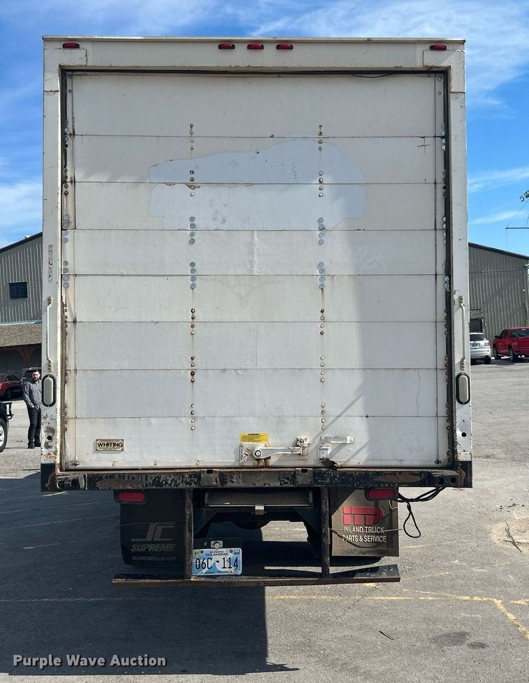 image for item DJ6464 2016 Peterbilt 330  box truck