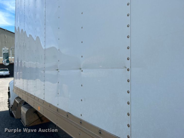 image for item DJ6464 2016 Peterbilt 330  box truck