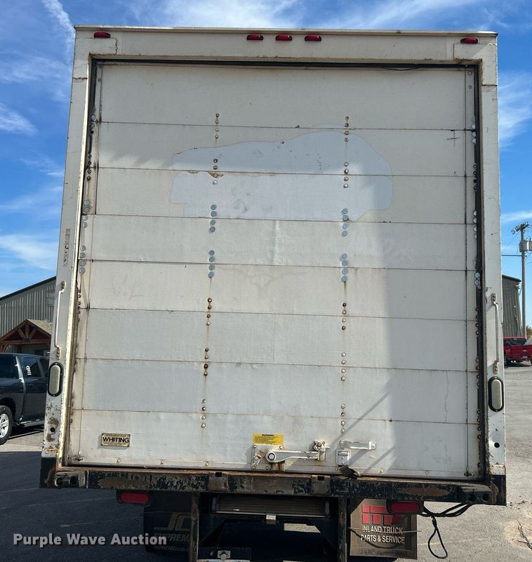 image for item DJ6464 2016 Peterbilt 330  box truck