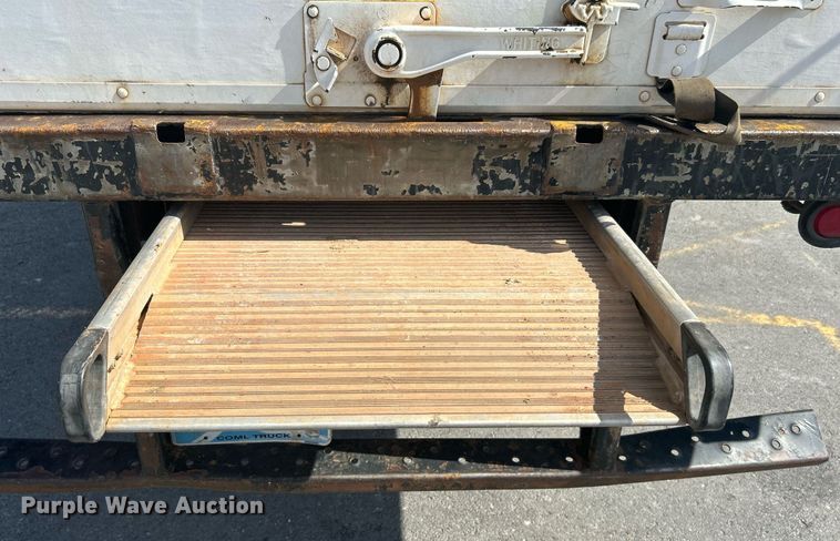 image for item DJ6464 2016 Peterbilt 330  box truck