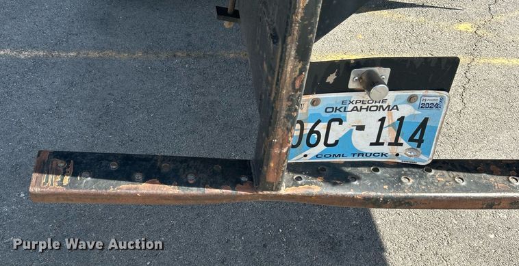 image for item DJ6464 2016 Peterbilt 330  box truck