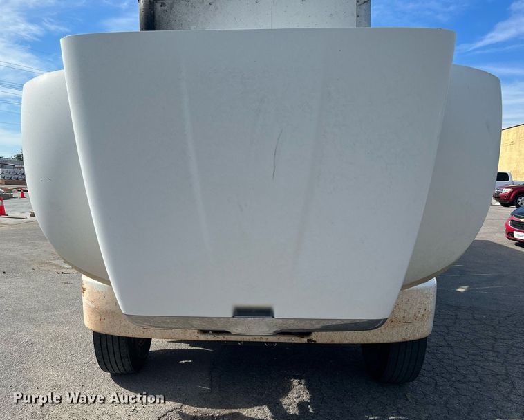 image for item DJ6464 2016 Peterbilt 330  box truck