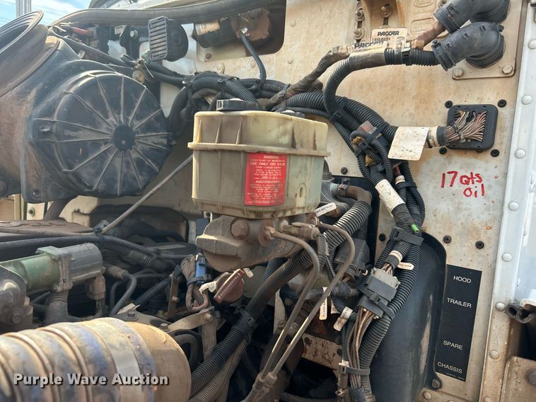 image for item DJ6464 2016 Peterbilt 330  box truck