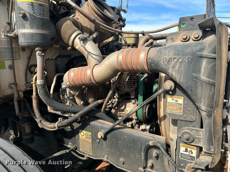 image for item DJ6464 2016 Peterbilt 330  box truck