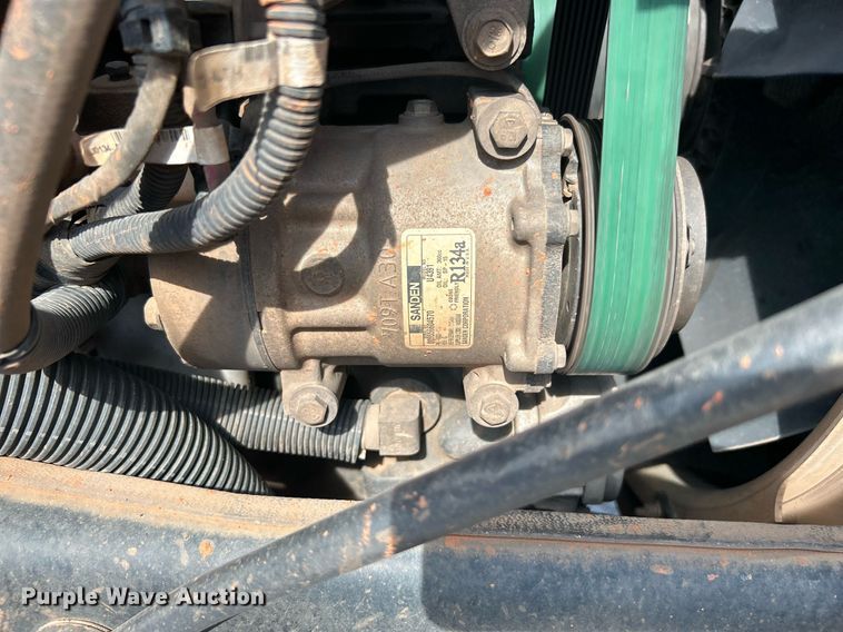 image for item DJ6464 2016 Peterbilt 330  box truck