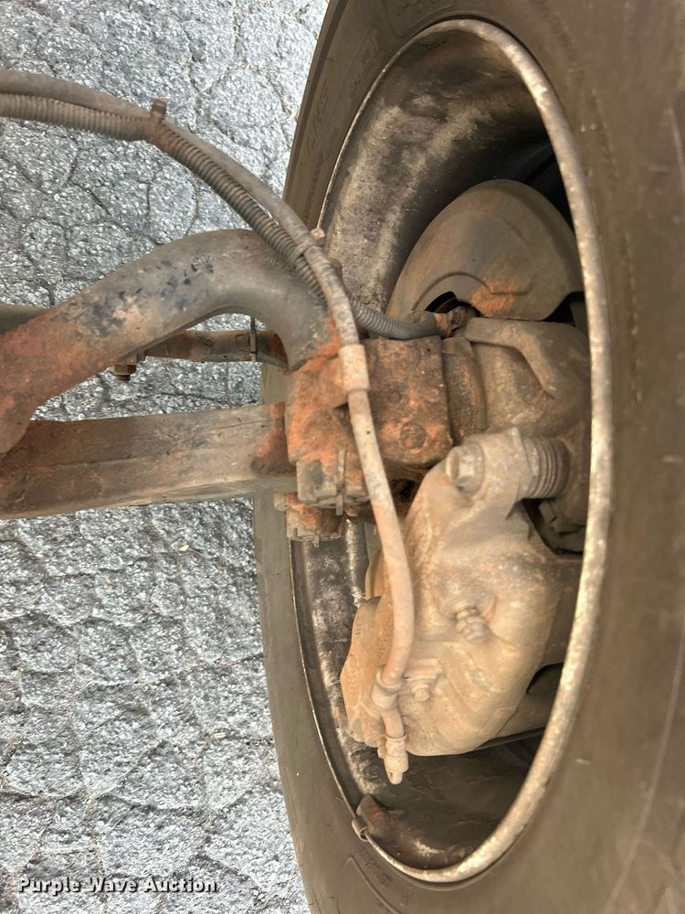 image for item DJ6464 2016 Peterbilt 330  box truck