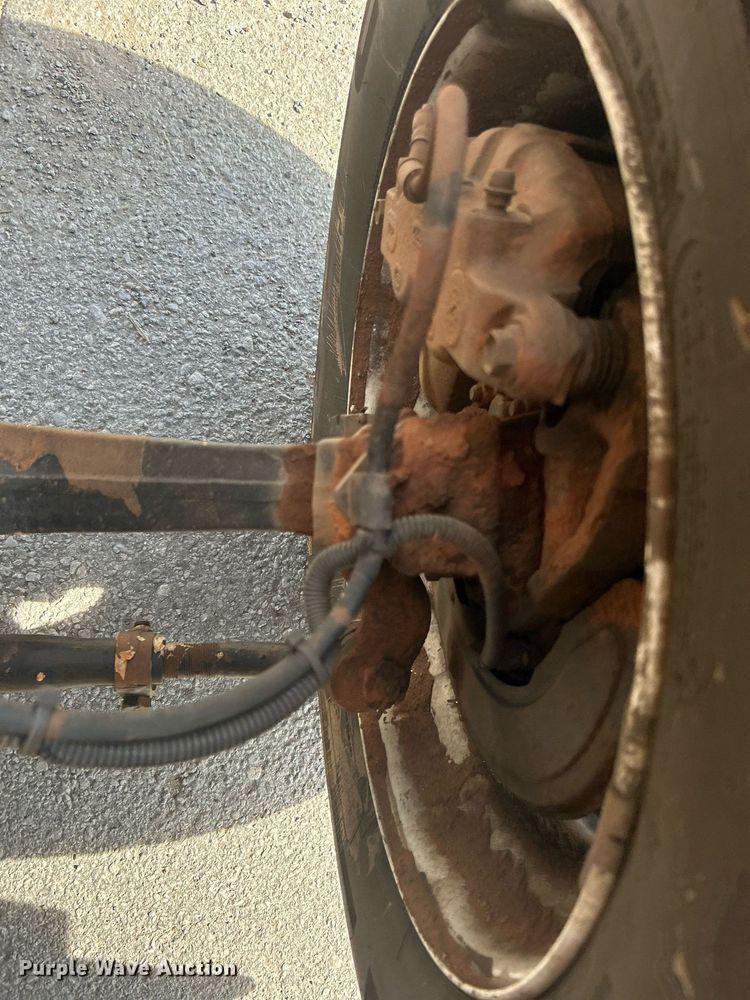 image for item DJ6464 2016 Peterbilt 330  box truck