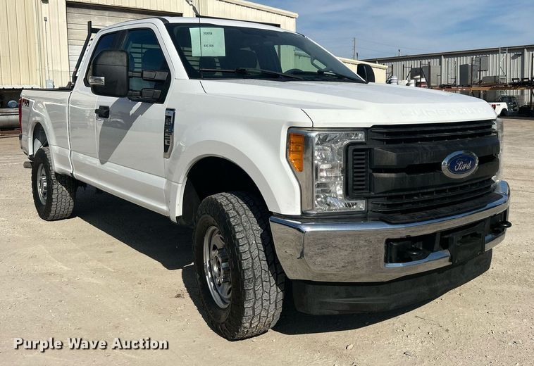 image for item DJ6465 2017 Ford F250 Super Duty XL  SuperCab pickup truck