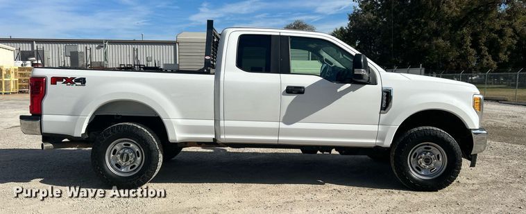 image for item DJ6465 2017 Ford F250 Super Duty XL  SuperCab pickup truck