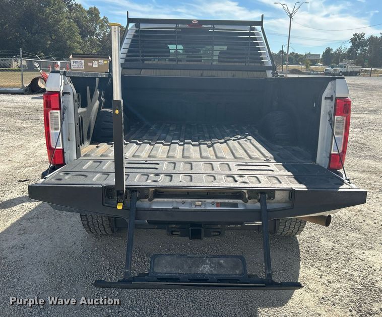 image for item DJ6465 2017 Ford F250 Super Duty XL  SuperCab pickup truck