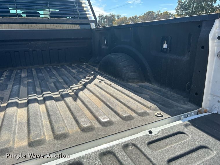 image for item DJ6465 2017 Ford F250 Super Duty XL  SuperCab pickup truck