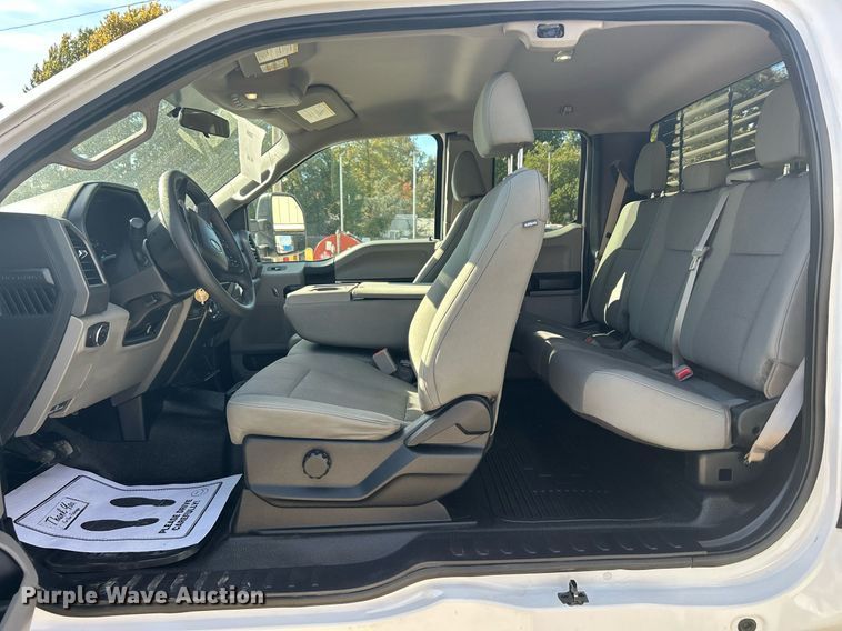 image for item DJ6465 2017 Ford F250 Super Duty XL  SuperCab pickup truck