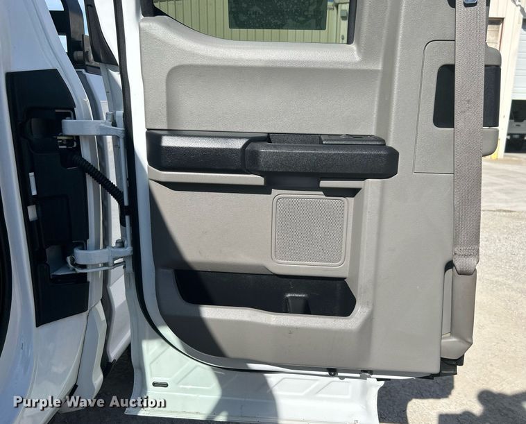 image for item DJ6465 2017 Ford F250 Super Duty XL  SuperCab pickup truck