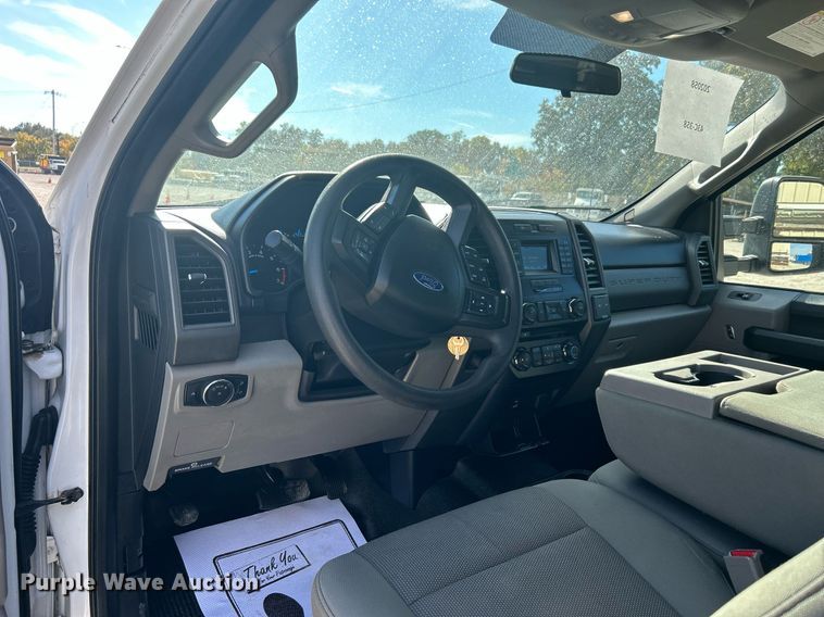 image for item DJ6465 2017 Ford F250 Super Duty XL  SuperCab pickup truck