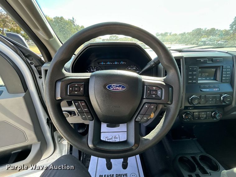 image for item DJ6465 2017 Ford F250 Super Duty XL  SuperCab pickup truck