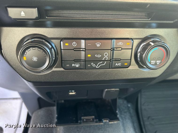 image for item DJ6465 2017 Ford F250 Super Duty XL  SuperCab pickup truck