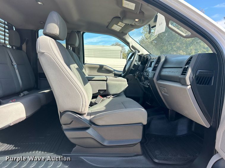 image for item DJ6465 2017 Ford F250 Super Duty XL  SuperCab pickup truck