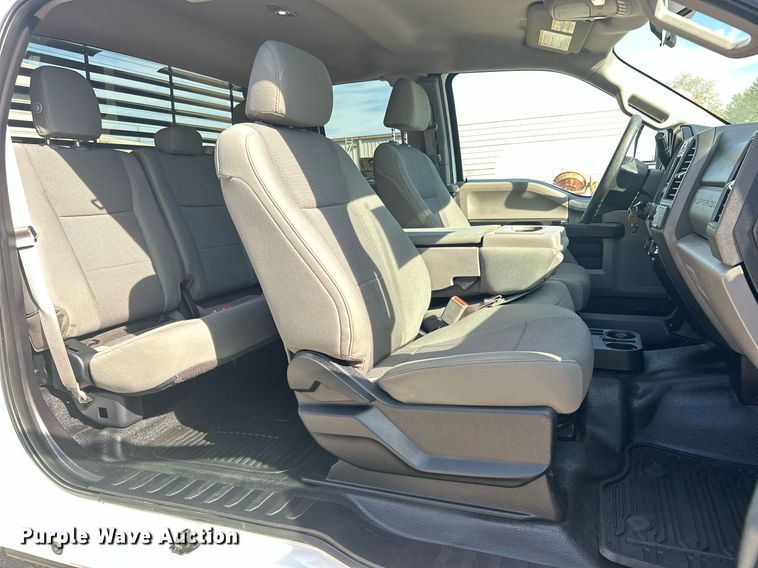 image for item DJ6465 2017 Ford F250 Super Duty XL  SuperCab pickup truck