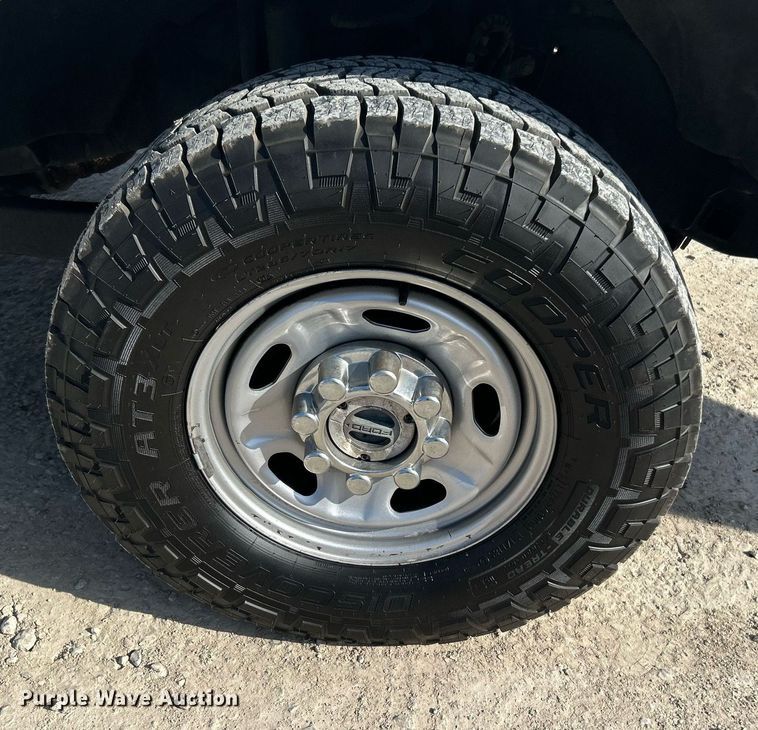 image for item DJ6465 2017 Ford F250 Super Duty XL  SuperCab pickup truck