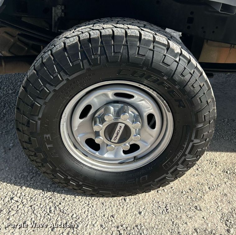 image for item DJ6465 2017 Ford F250 Super Duty XL  SuperCab pickup truck