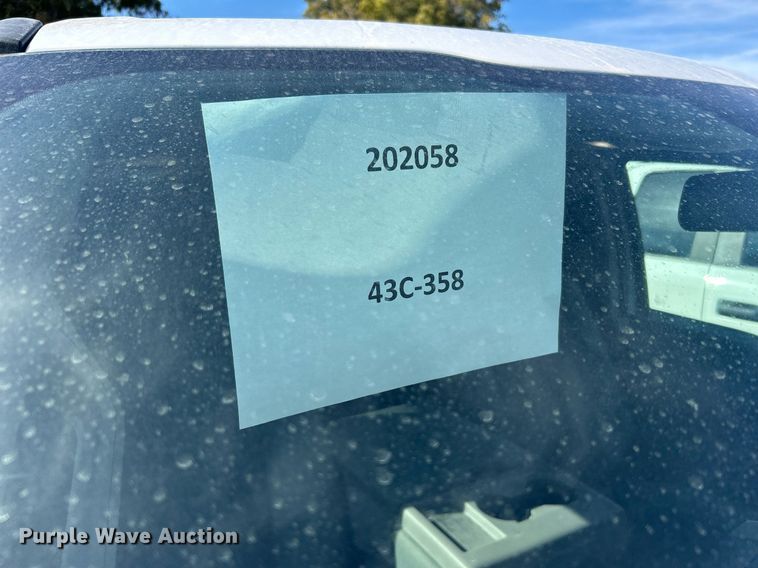 image for item DJ6465 2017 Ford F250 Super Duty XL  SuperCab pickup truck