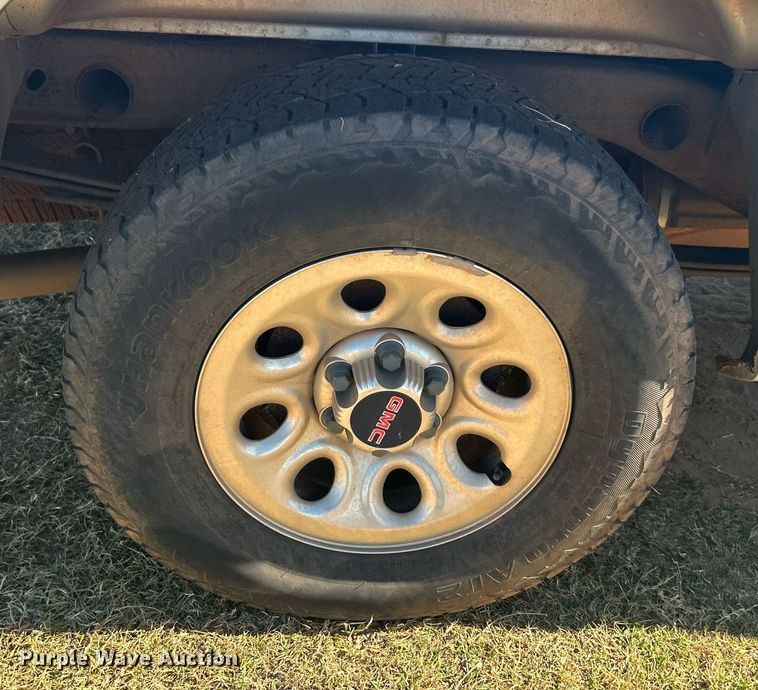 image for item DJ6483 2012 GMC Sierra 1500  Ext. Cab pickup truck