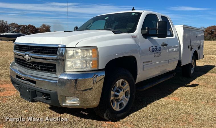 image for item DJ6484 2010 Chevrolet Silverado 2500HD  Ext. Cab utility bed pickup truck