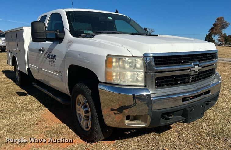 image for item DJ6484 2010 Chevrolet Silverado 2500HD  Ext. Cab utility bed pickup truck