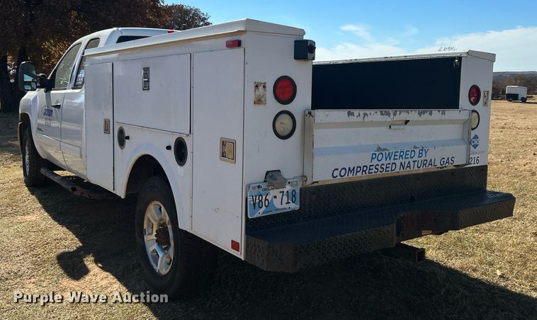 image for item DJ6484 2010 Chevrolet Silverado 2500HD  Ext. Cab utility bed pickup truck