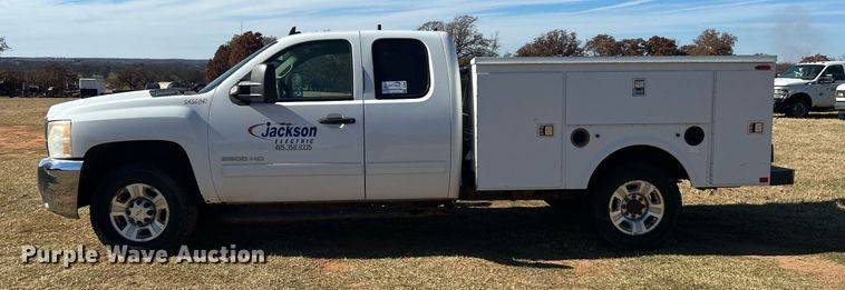 image for item DJ6484 2010 Chevrolet Silverado 2500HD  Ext. Cab utility bed pickup truck