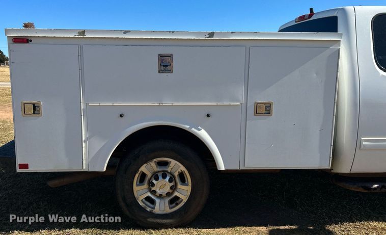 image for item DJ6484 2010 Chevrolet Silverado 2500HD  Ext. Cab utility bed pickup truck