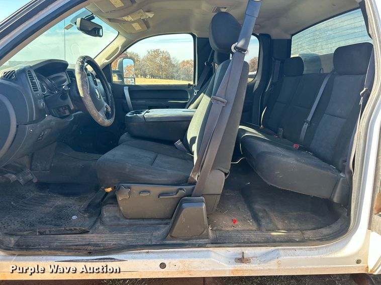 image for item DJ6484 2010 Chevrolet Silverado 2500HD  Ext. Cab utility bed pickup truck