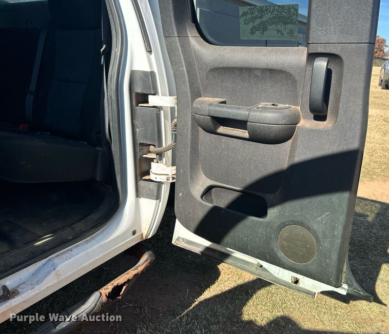 image for item DJ6484 2010 Chevrolet Silverado 2500HD  Ext. Cab utility bed pickup truck