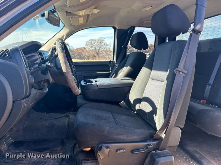 image for item DJ6484 2010 Chevrolet Silverado 2500HD  Ext. Cab utility bed pickup truck